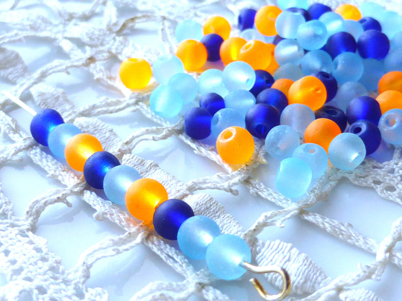 50個　すりガラス　青水色黄オレンジ　チェコビーズCzech Glass Beads 2枚目の画像