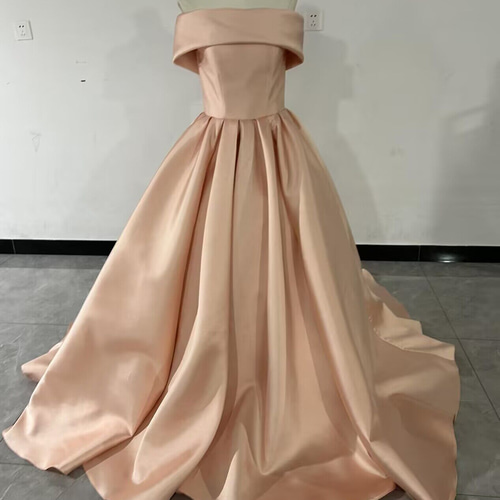 エレガント ピンク カラードレス オフショルダー 光沢サテン トレーン  