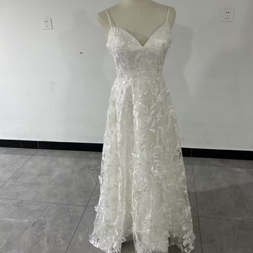 可愛い ワンピース オフホワイト スクエアネック 上品花レース  