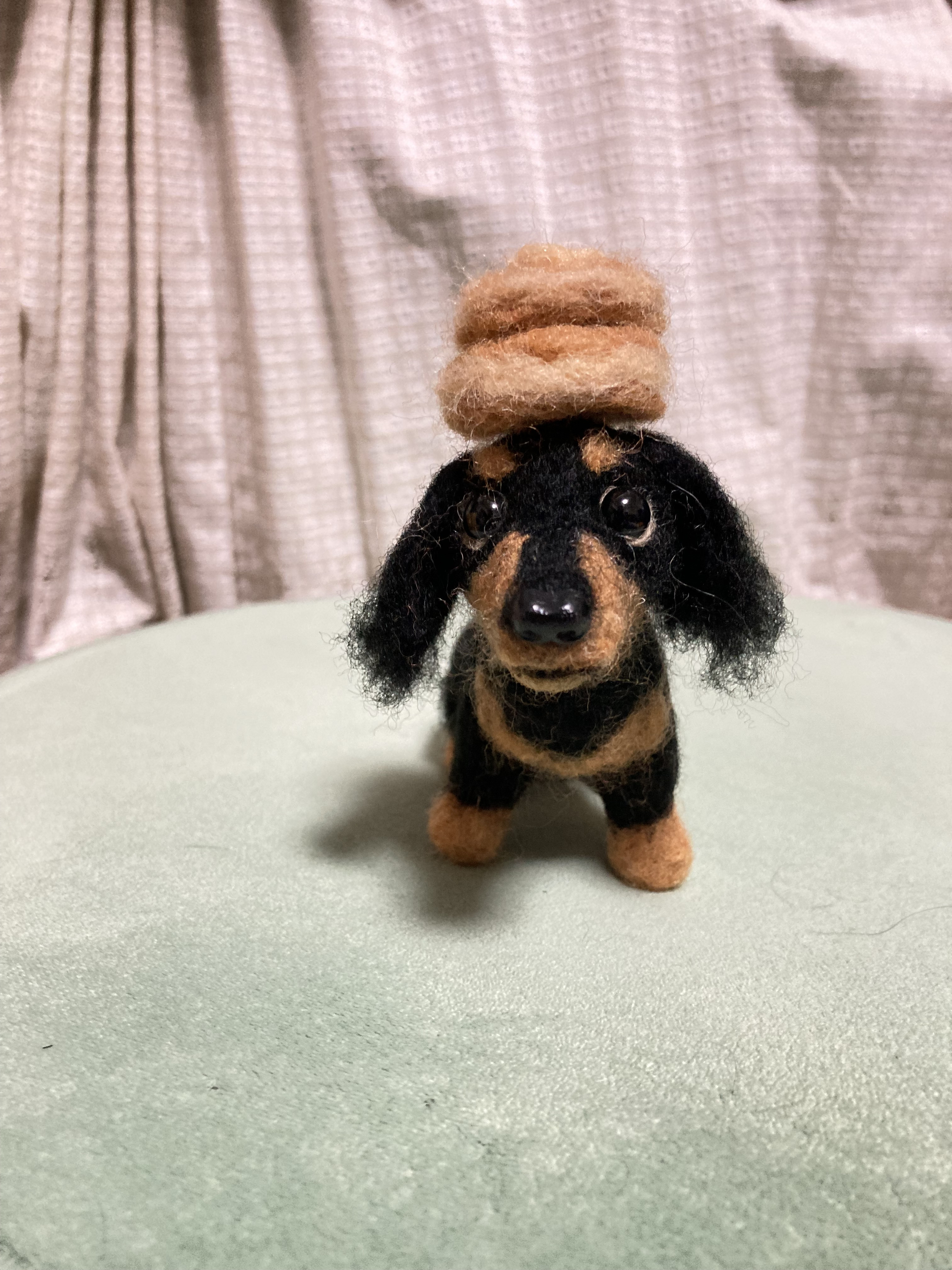 羊毛フェルト　ミニチュアダックス　ブラックタン　ハンドメイド　犬　置物