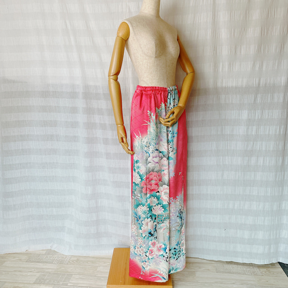 着物リメイク　ワイドパンツ/フリーサイズ、パラッツォパンツ、フレアパンツ　Mサイズ、ピンクのパンツ、花柄のパンツ 7枚目の画像
