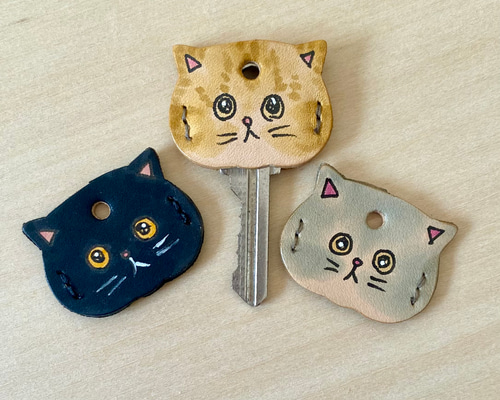 猫のキーカバー|手描きレザーアート•ヌメ革の手作りキーキャップ