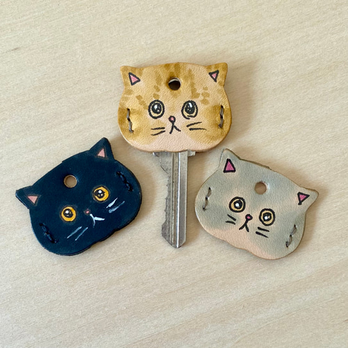 猫のキーカバー|手描きレザーアート•ヌメ革の手作りキーキャップ