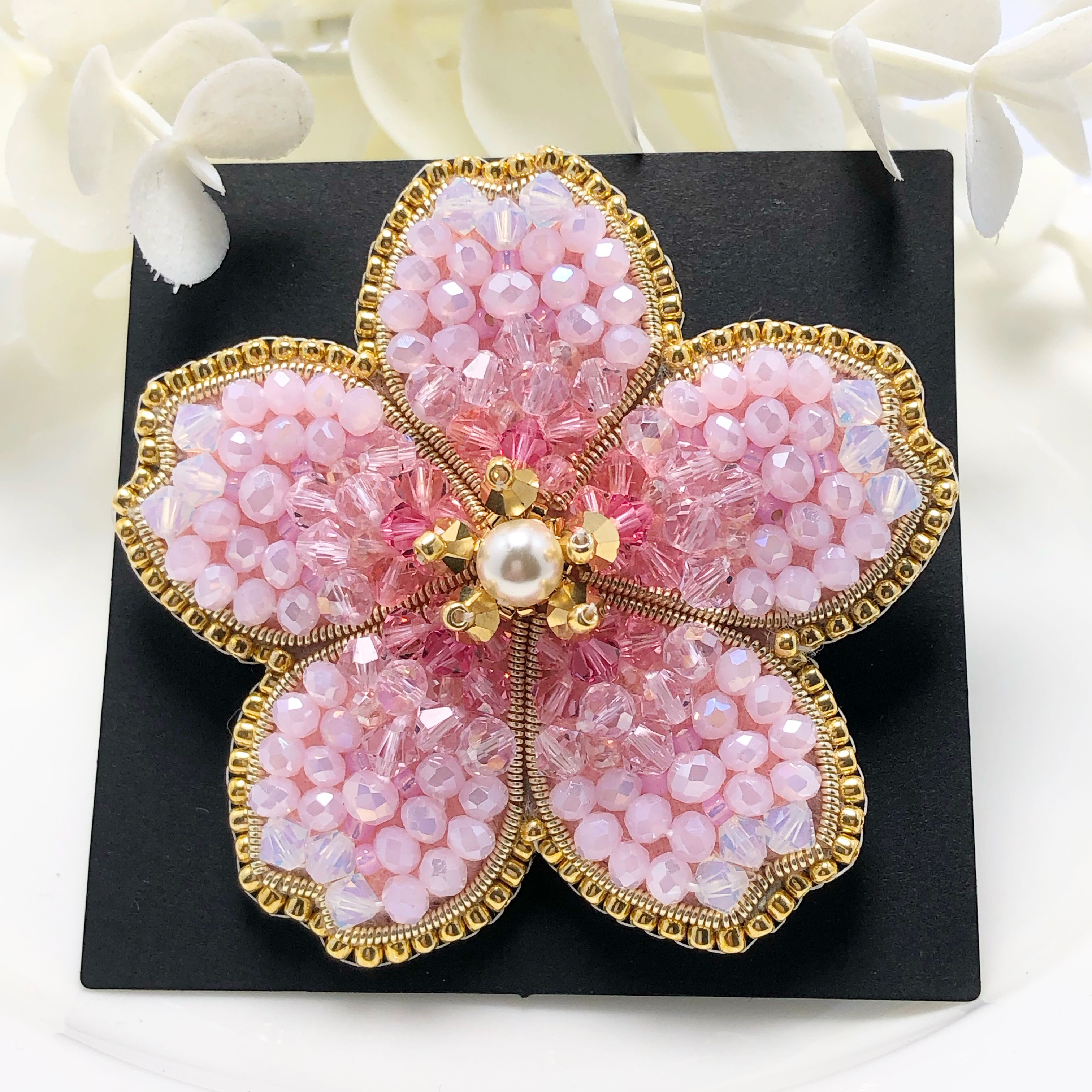 いちご ビーズ ハンドメイドアクセサリー 桜 刺繍ブローチ