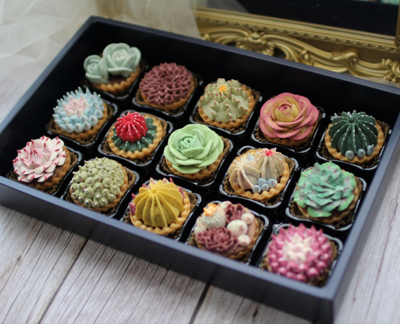 (風呂敷ラッピング)多肉植物クッキー15個入り  お歳暮 食べられる多肉植物！あんこの多肉植物！ 1枚目の画像