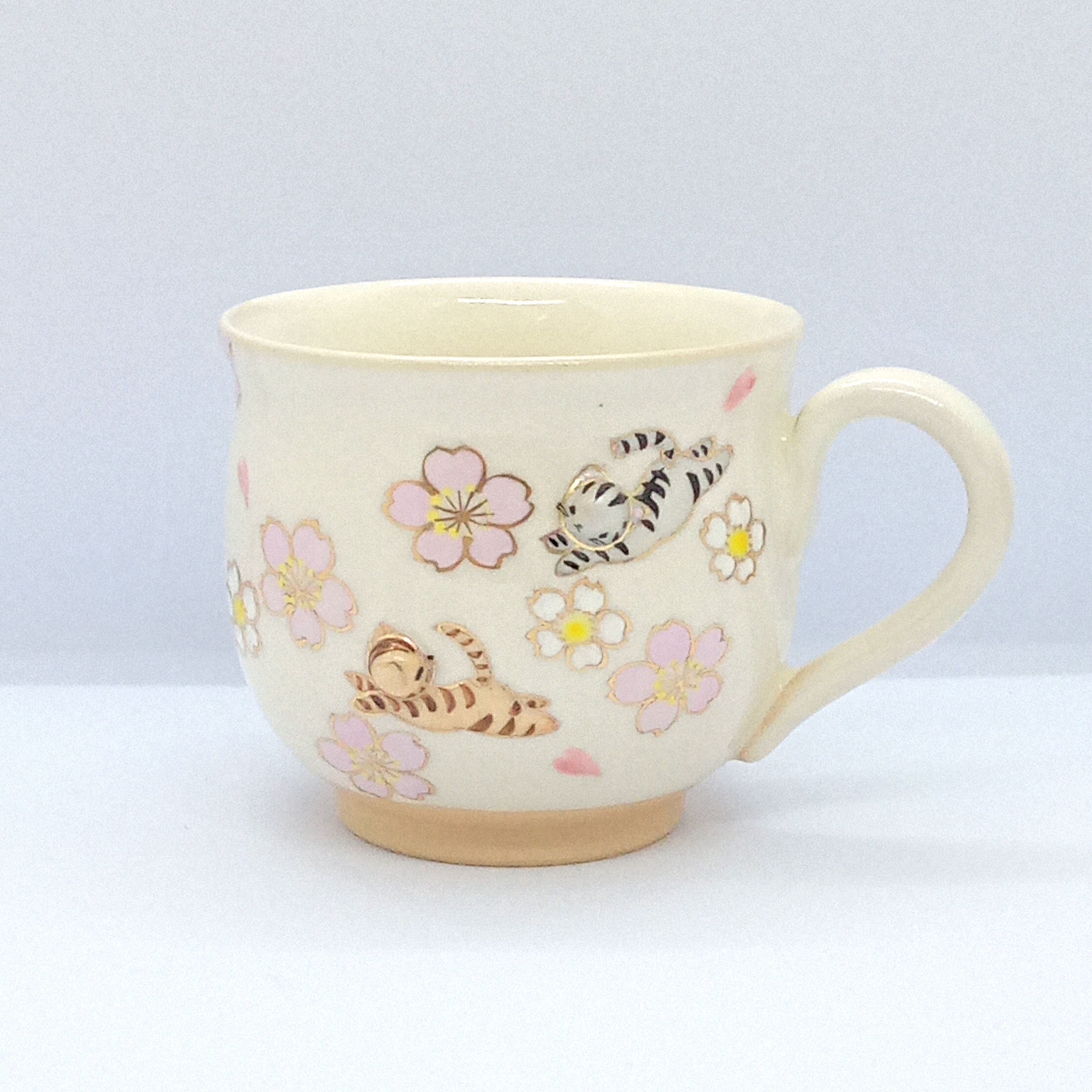 ''PUKKURI''マグ「桜ふぶきのねこ」京焼・清水焼　京都　伝統工芸品　清水焼　猫　桜