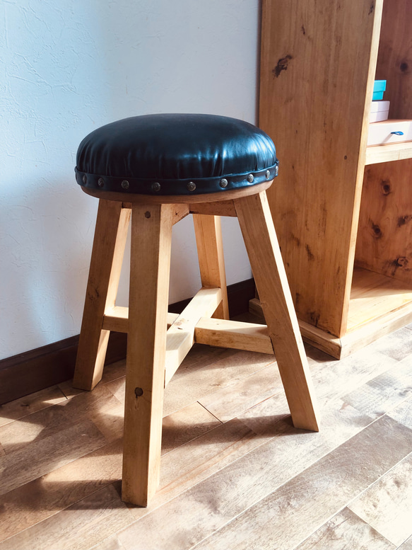 国産ひのき　アンティーク　レザー布　木製スツール　チェア（椅子） 1枚目の画像