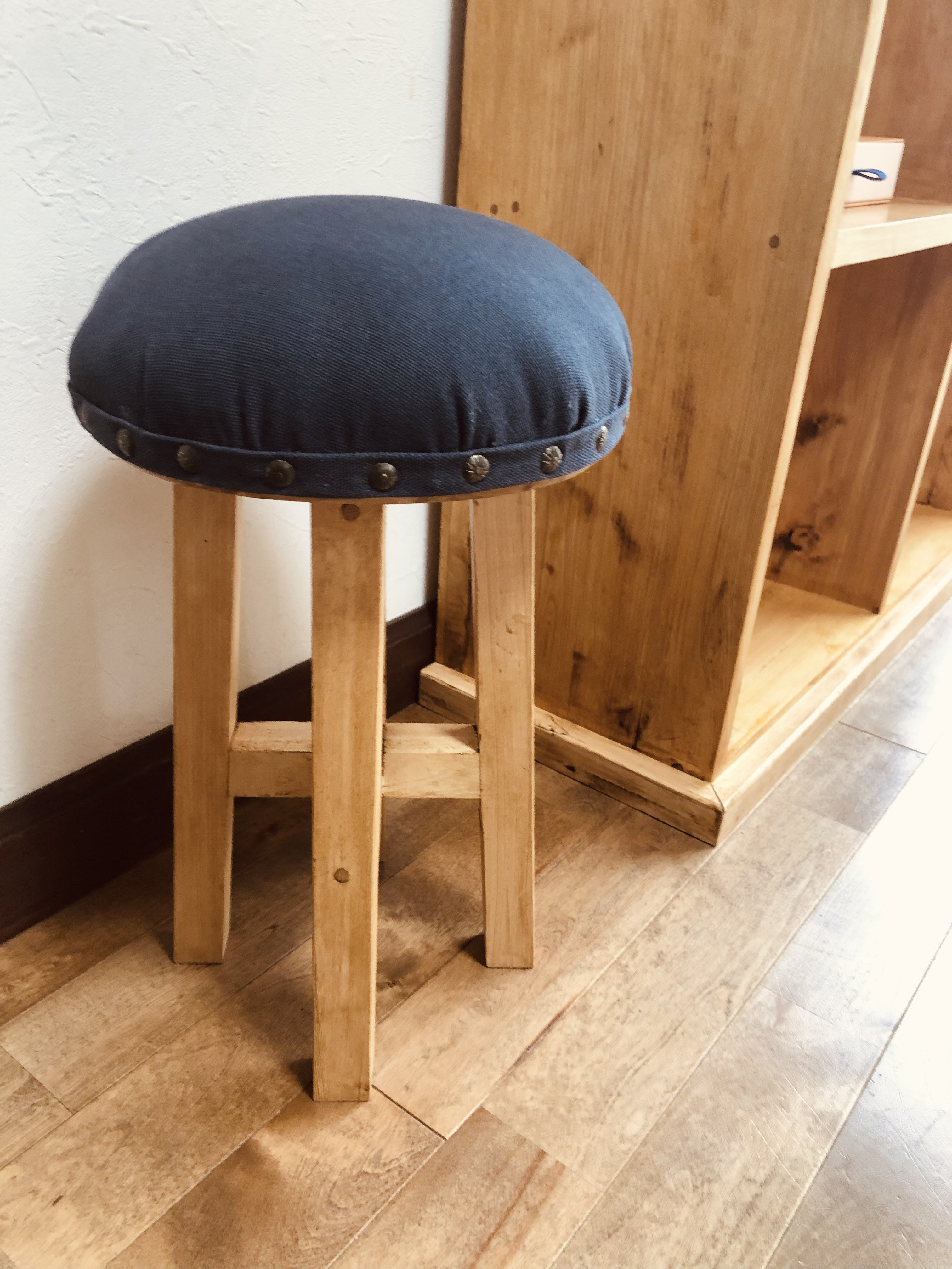 スツール栃の木レジンイスチェア