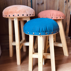 国産ひのき使用　アンティーク風　レザー木製スツール　チェア（椅子） 4枚目の画像