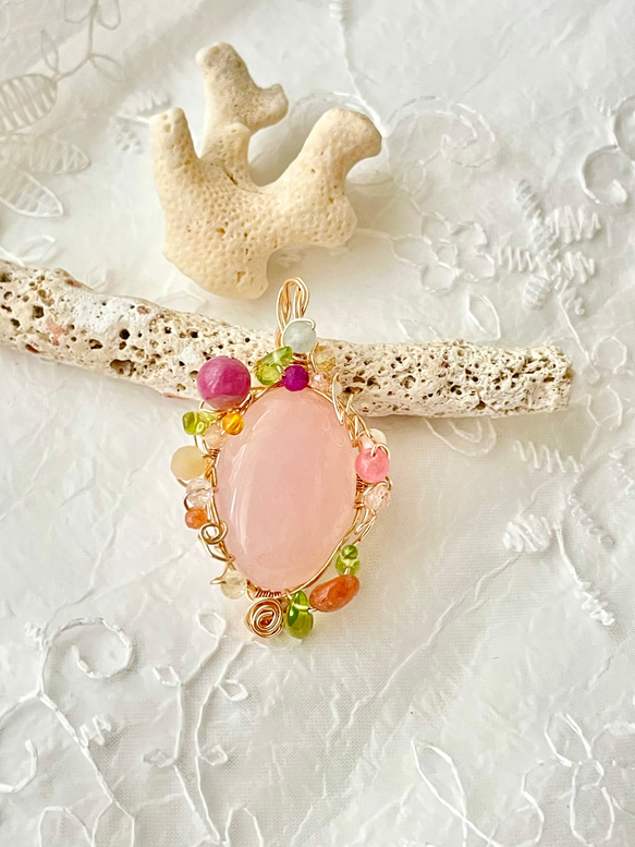 ✤花を摘む少女✤ローズクォーツ ペンダントトップ(天然石 ネックレス