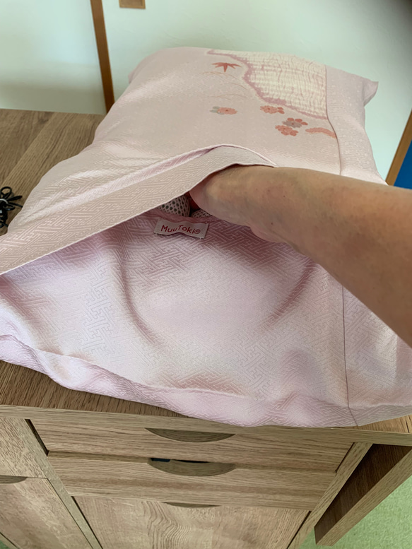 着物リメイク国産シルク100%枕カバーMサイズ桃色⭐️送料無料 3枚目の画像
