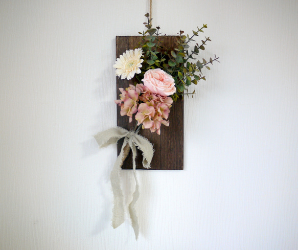 くすみカラーのブーケ　木製プレートの花束飾り　フェイクグリーン　ドライフラワー風 2枚目の画像