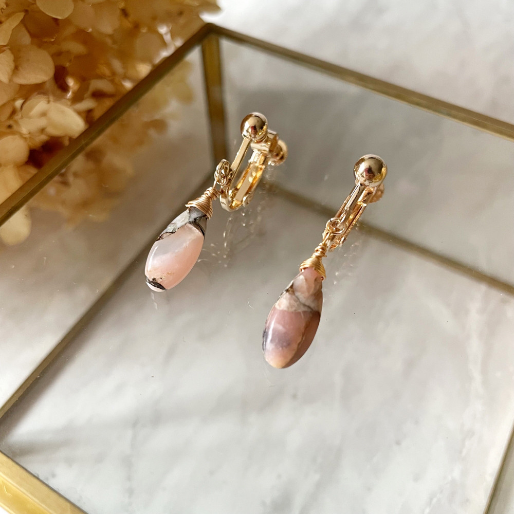 【✧再販✧】【✦14kgf金属アレルギー対応✦】天然石　ギフト　桜色コッパーピンクオパールのイヤリング