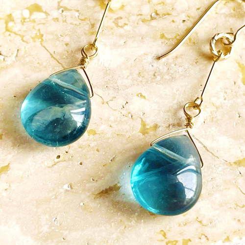 ラスト1点］ 鯨の涙【選べるピアス・イヤリング】 天然石 フローライト  