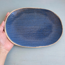 細線楕円皿(藍色×土色) 3枚目の画像