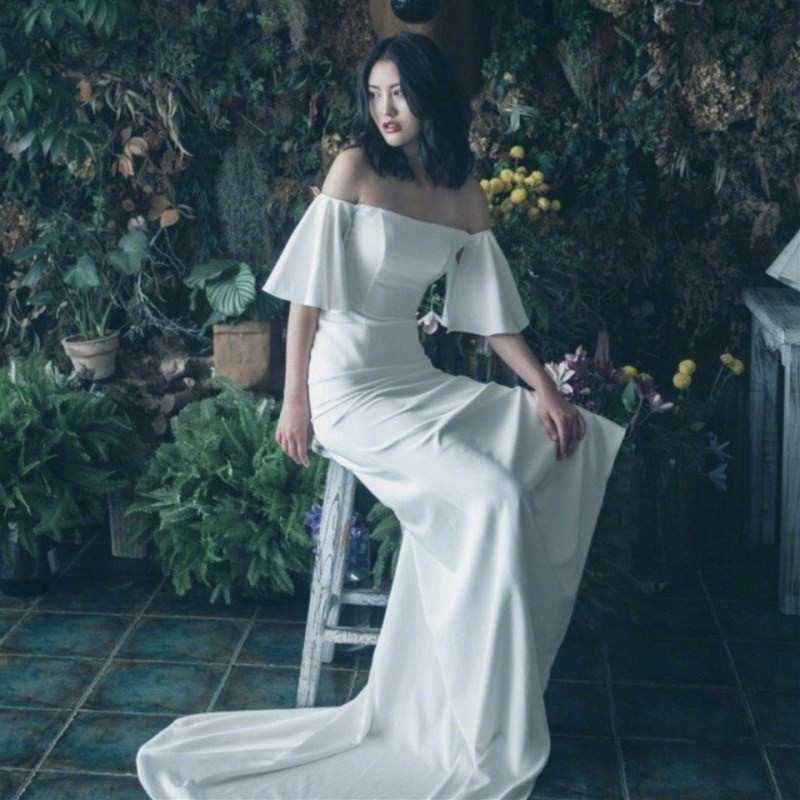 ウェディングドレス　サテン　フレア袖　オフショルダー　前撮りドレス　二次会　ウエディングフォト（WD242001）