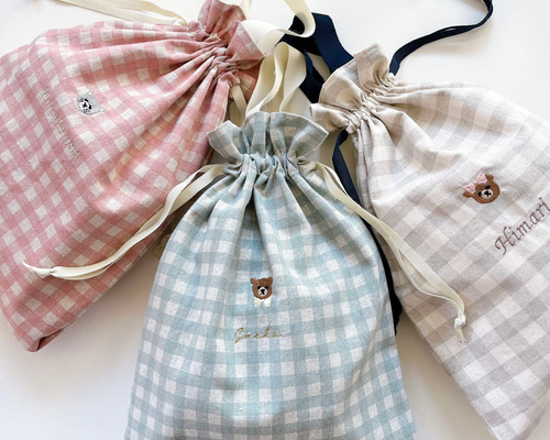 名入れ可】名入れ可＊刺繍の巾着袋 Mサイズ｜A4対応・お着替え袋・入園