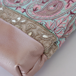 indian embroideryと牛革レザー　がま口スマホショルダー　 mint&pink 3枚目の画像