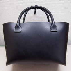 ぷっくり 本革 栃木レザー シンプルトートバック Mサイズ ブラック 艶