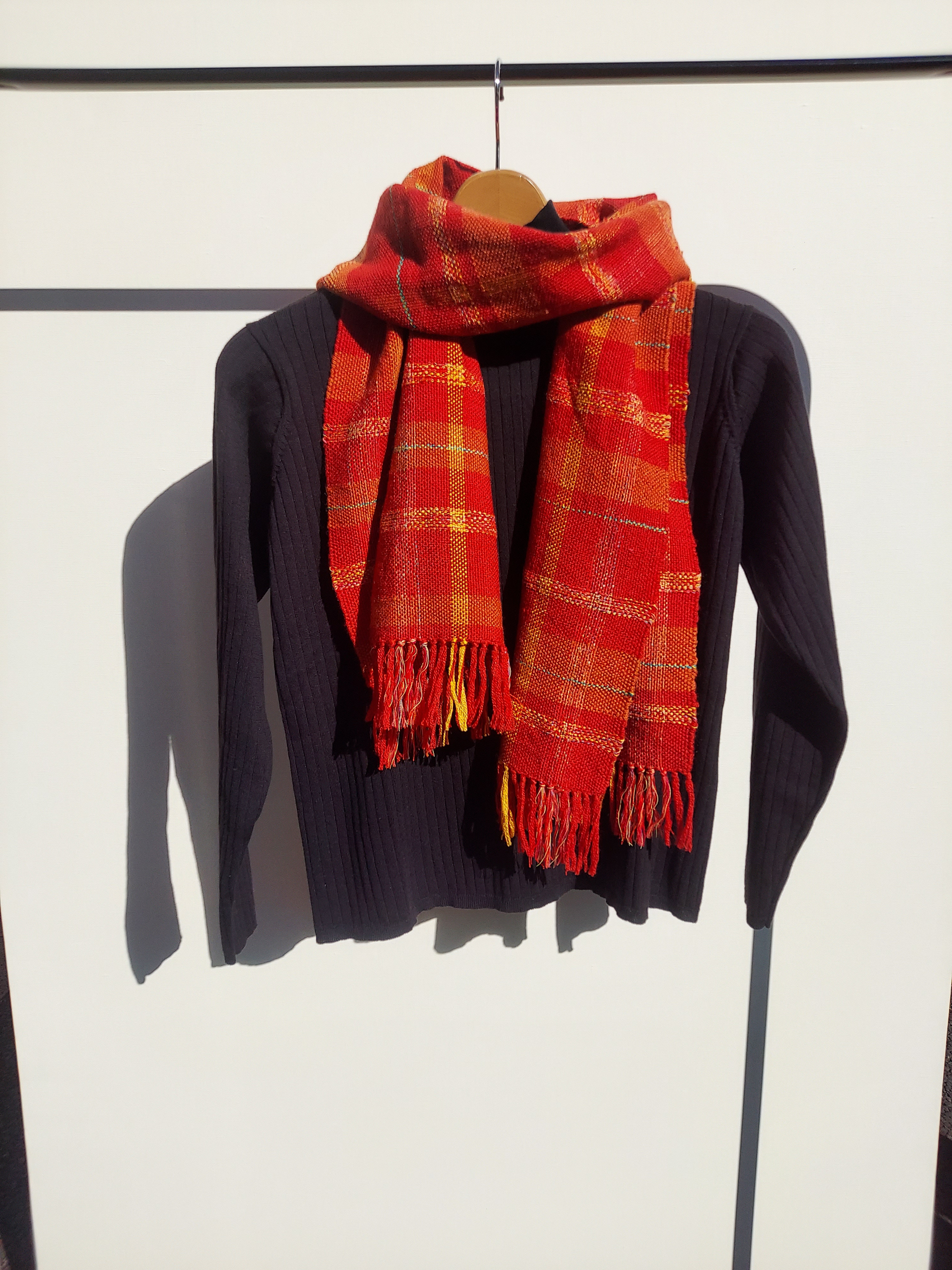 手織り　工場のあまり糸もなかよしマフラー　作品24001