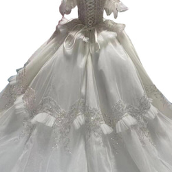 韓国風ビジューウエディングドレス　キラキラ　オフホワイト グリッターチュール オフショルダー袖　ロングトレーン　 3枚目の画像