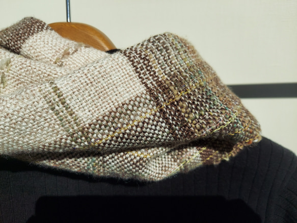 手織り　手紡ぎウールのあじわいマフラー　作品24002 10枚目の画像