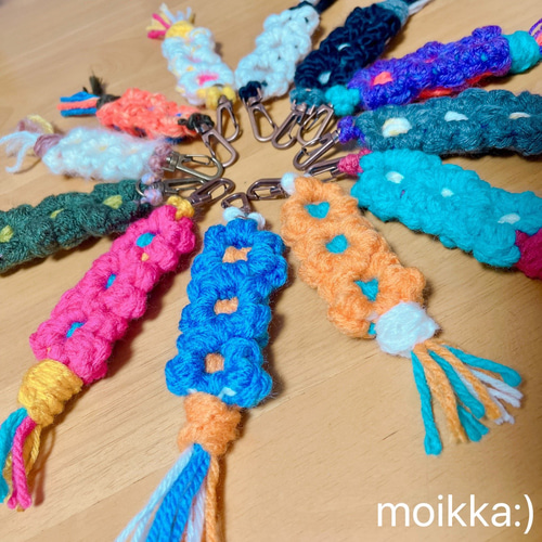 毛糸編みのお花キーホルダー キーホルダー moikka:) 通販 17175128