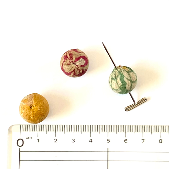 yumri ⌘ fabricbeads インドの大きめ古布ビーズ［約Ø1.5cm ］No.5 3枚目の画像