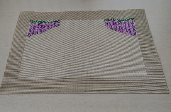 藤の花の手刺繍ランチョンマット 3枚目の画像