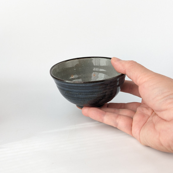 ブルーの飯茶碗　【手仕事　民藝　和　陶器】 4枚目の画像