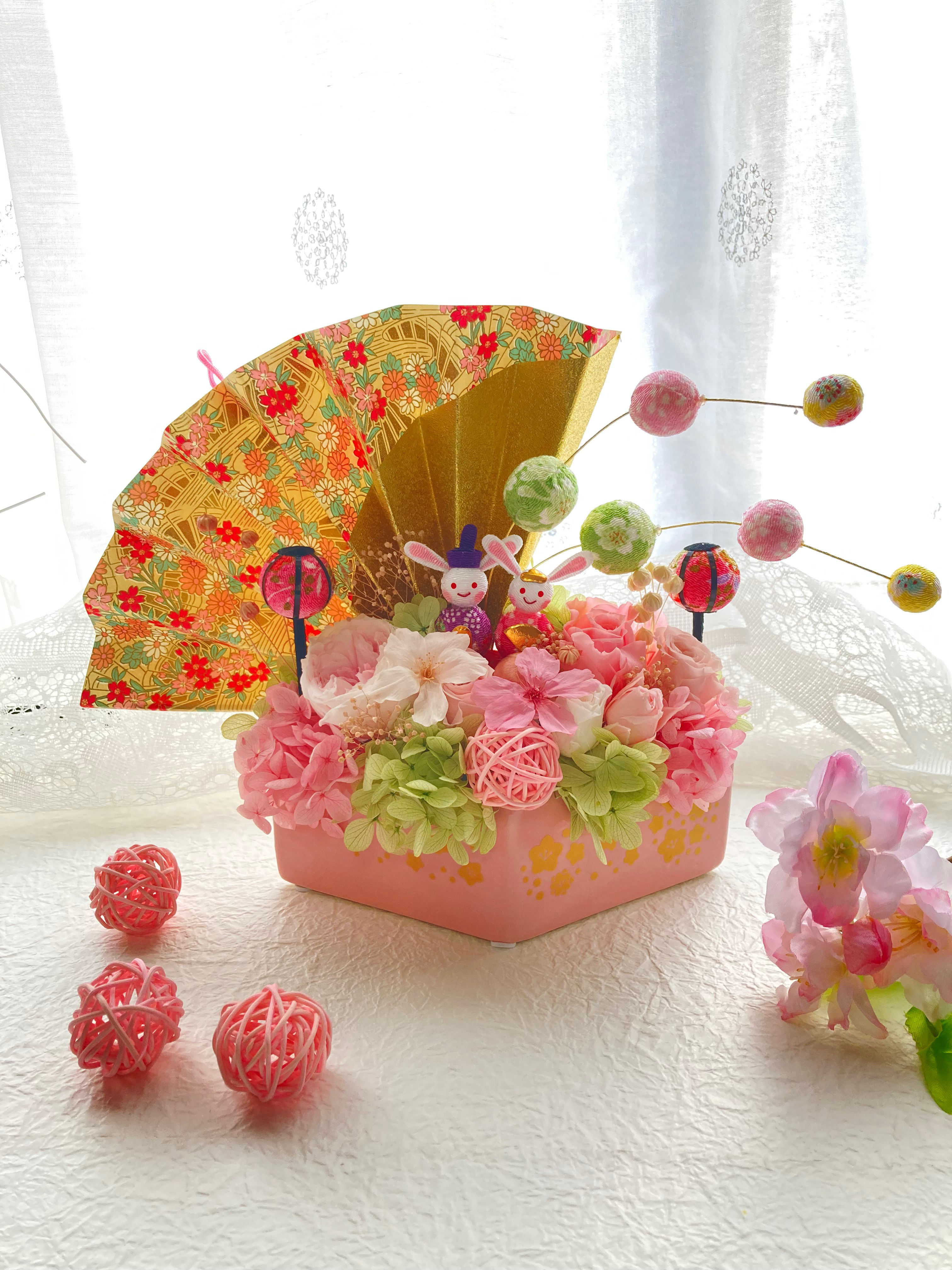 本物の桜 プリザーブドフラワー菱形ポットひな祭り飾りアレンジ さくらバラアジサイピンク ひな人形 敬老の日母の日ギフト