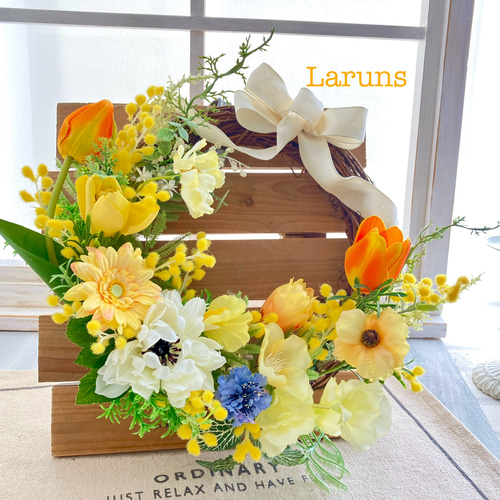 春色のフラワーリース イエローミモザとチューリップとスイトピーの  