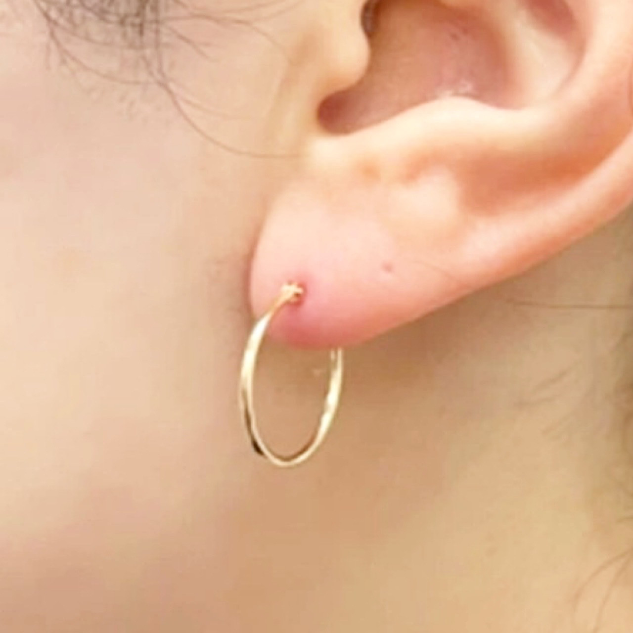 18金【1×15mm 定番フープピアス】イエローゴールド 刻印入 ペア