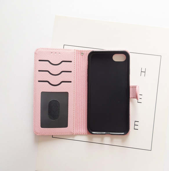 【iphone】手帳型ケース ♥ 小さなマーガレット＆イニシャル 選べるイニシャル ショルダーストラップ付き ピンク 3枚目の画像