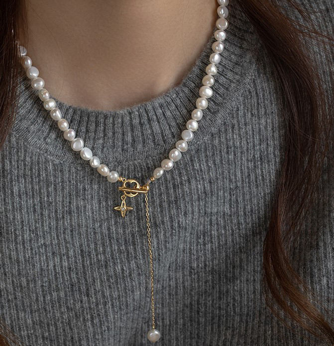 淡水パールのネックレス　四つ葉のクローバー　シロツメクサ　淡水真珠　淡水パール　6月の誕生石 夏の誕生石2024