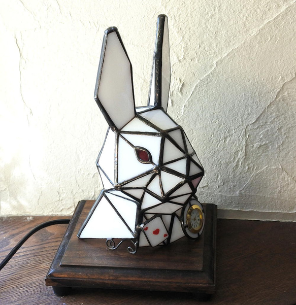 送料無料 白ウサギの時計 アリス ステンドグラス 照明 ライト うさぎ 15枚目の画像