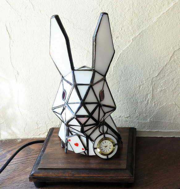 送料無料 白ウサギの時計 アリス ステンドグラス 照明 ライト うさぎ 12枚目の画像