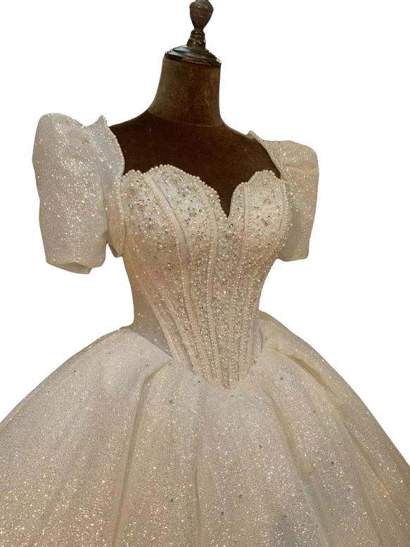 韓国風ビジューウエディングドレス　キラキラ　グリッターチュール　トレーン　オフホワイト 体重 　　