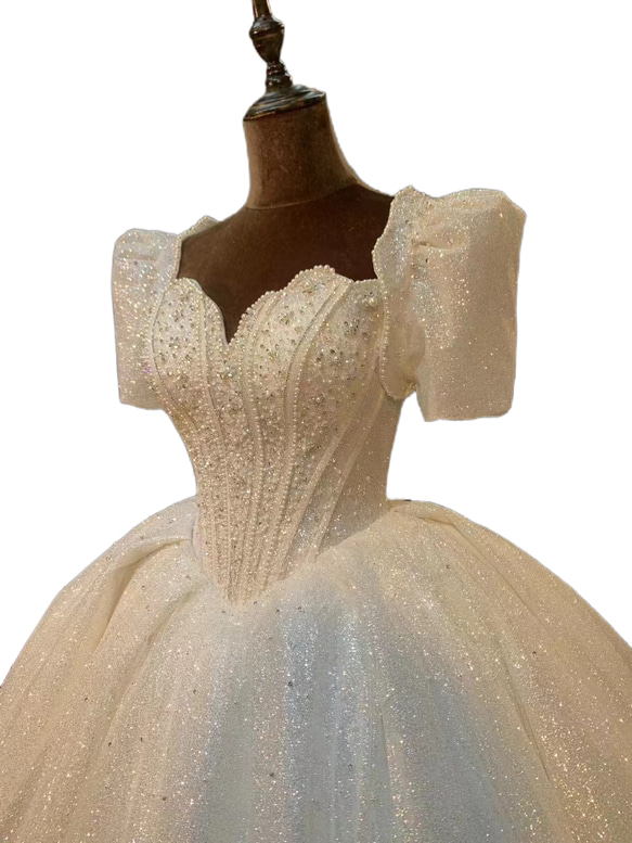 韓国風ビジューウエディングドレス　キラキラ　グリッターチュール　トレーン　オフホワイト 体重 　　