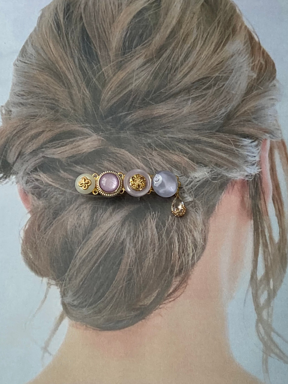 ボタン バレッタ ヘアアクセサリー ハンドメイド レジン ゴールド ガラス 8枚目の画像