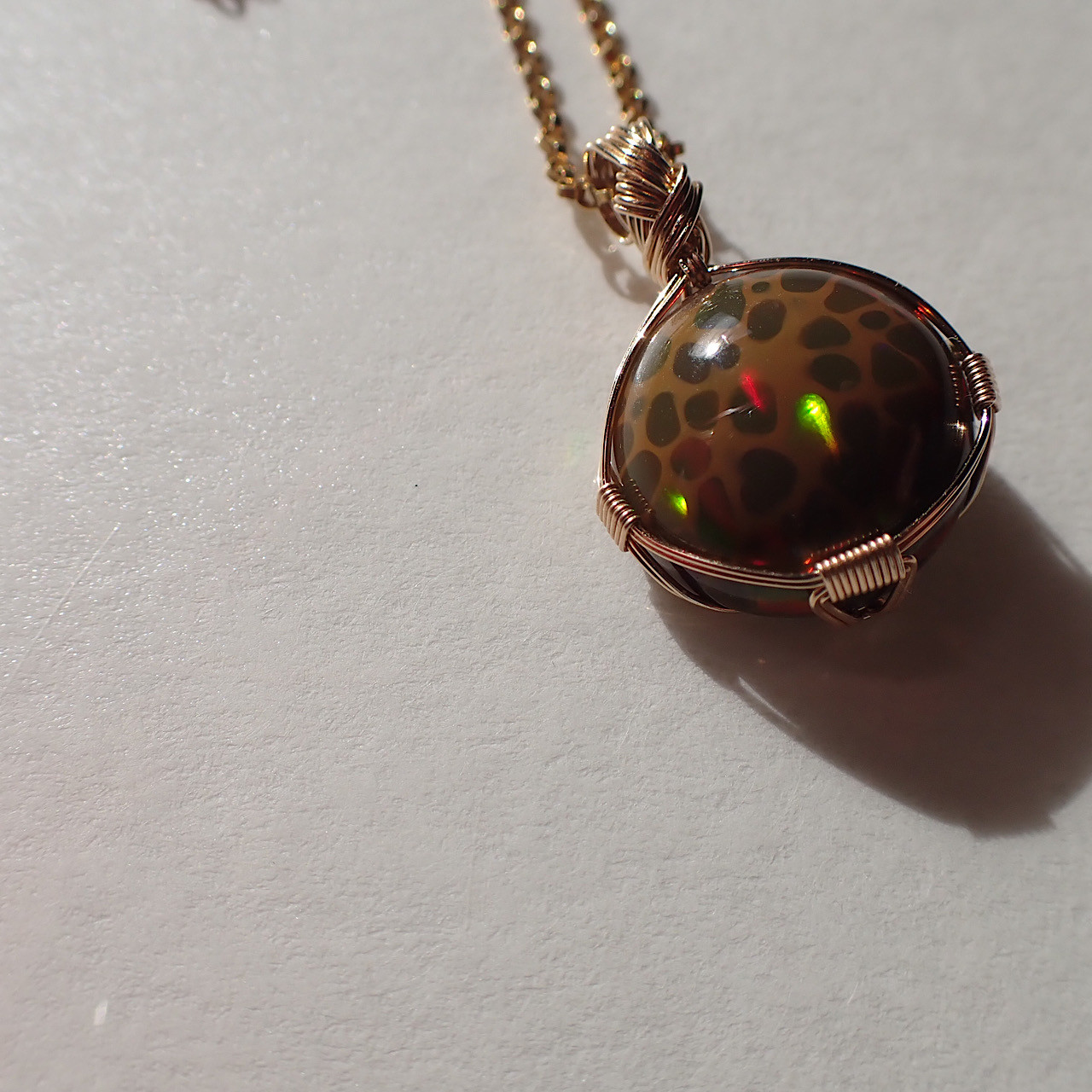 女神巻き®︎エチオピアオハニカムオパールのペンダントトップ