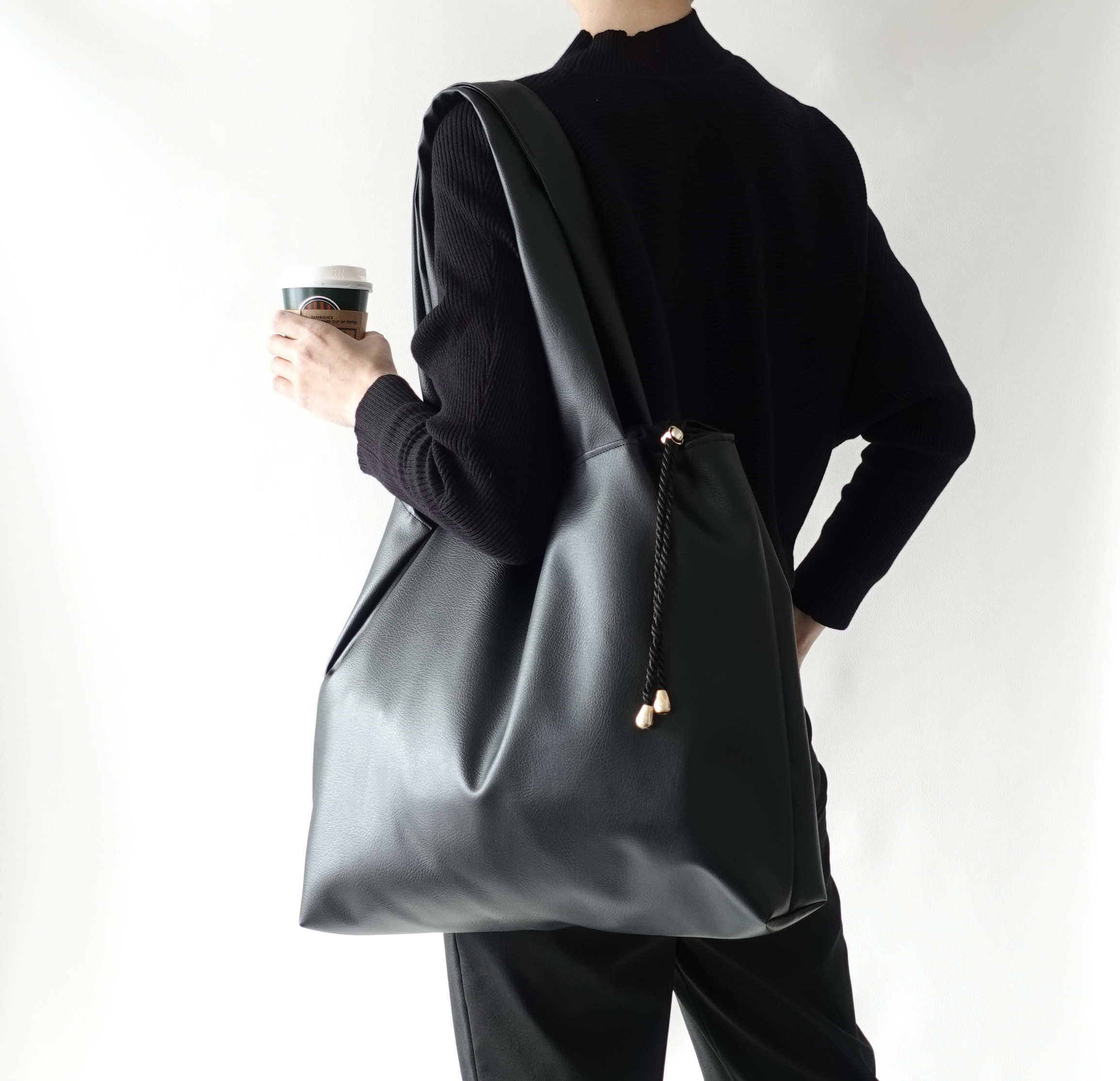 ブラックエコレザー トートバッグ L トートバッグ atelier KIURU