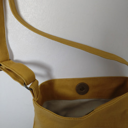 帆布のスマホショルダー　サコッシュ　/ マスタード 4枚目の画像