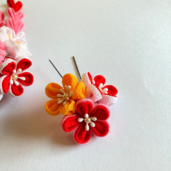 【七五三】桜と梅の髪飾りセット（赤） 3枚目の画像