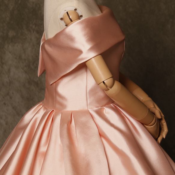 送料無料！カラードレス  オレンジ ピンク オフショルダー ファスナー 光沢サテン 滑らか ブライダル  憧れのドレス 8枚目の画像