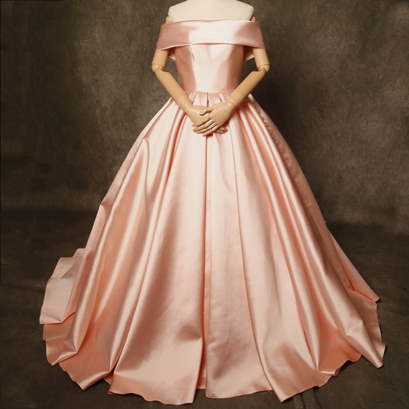 送料無料！カラードレス  オレンジ ピンク オフショルダー ファスナー 光沢サテン 滑らか ブライダル  憧れのドレス 1枚目の画像