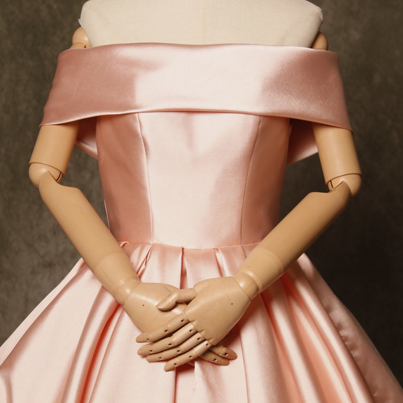 送料無料！カラードレス  オレンジ ピンク オフショルダー ファスナー 光沢サテン 滑らか ブライダル  憧れのドレス 5枚目の画像