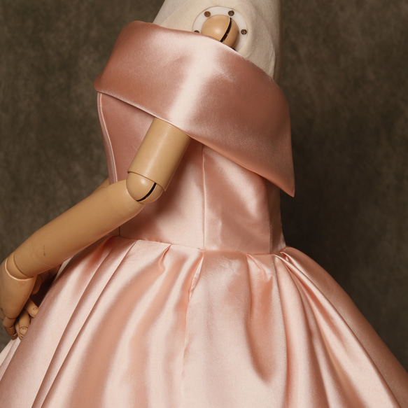 送料無料！カラードレス  オレンジ ピンク オフショルダー ファスナー 光沢サテン 滑らか ブライダル  憧れのドレス 6枚目の画像