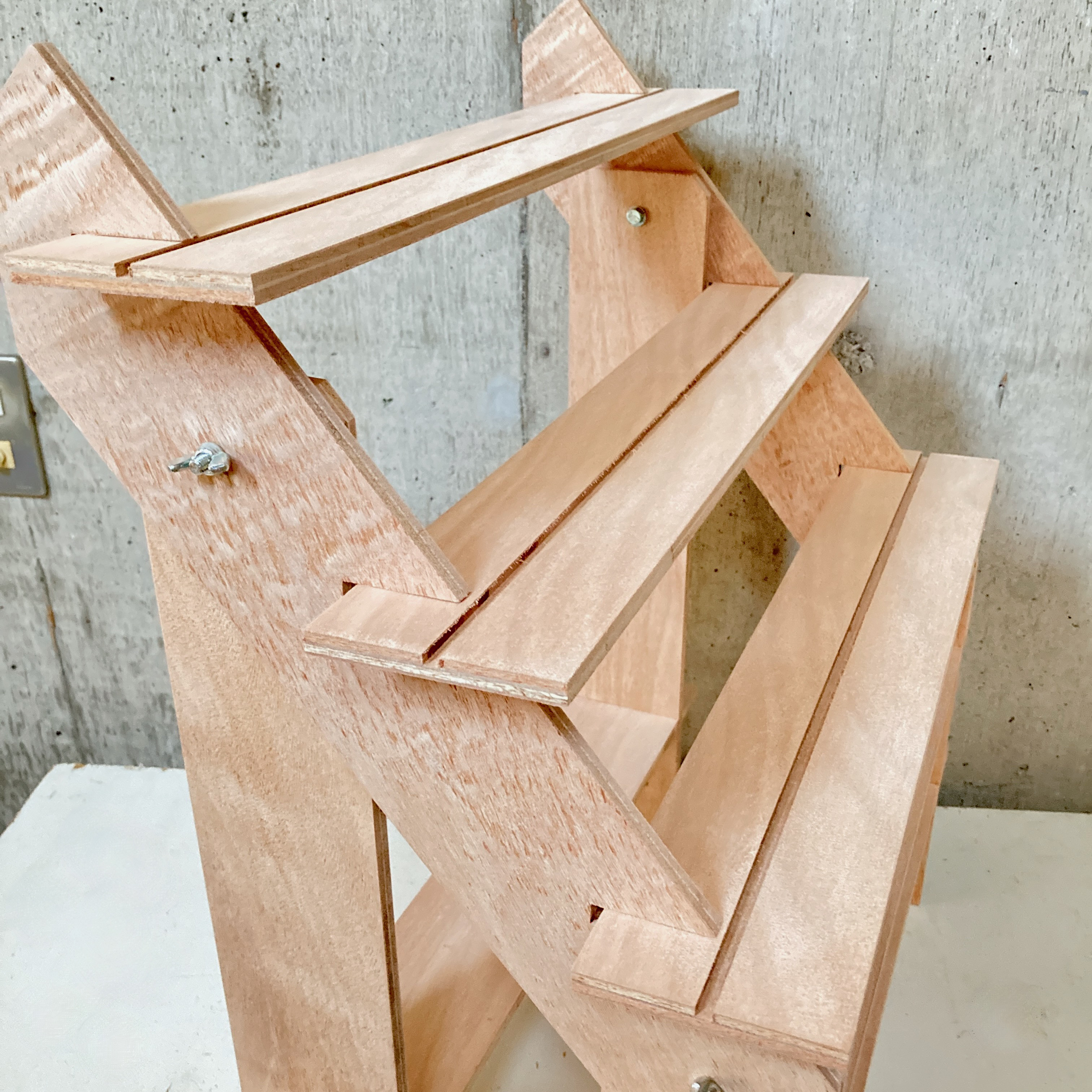 什器 ひな壇スリムアクセ5段/背面1段/50幅/普通合板〈上質材〉 3Way イベント什器 ディスプレイ 什器 什器 ひな壇スリムアクセ5段/背面1段/50幅/普通合板〈上質材〉 3Way イベント什器 ディスプレイ 什器