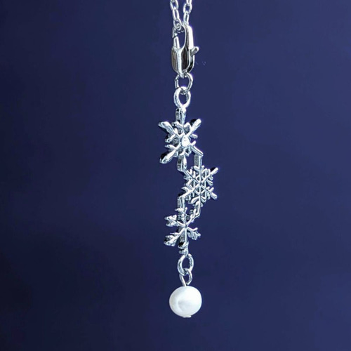 agete パールダイヤの雪の結晶ネックレスチャーム 空からの手紙」本物の雪の結晶ネックレス・チャーム 淡水パール